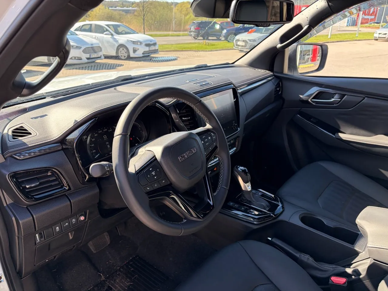Vehicle image 6
