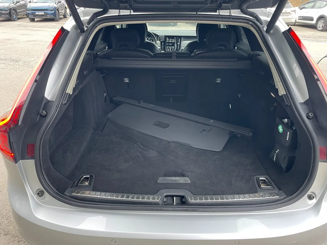 Vehicle image 17