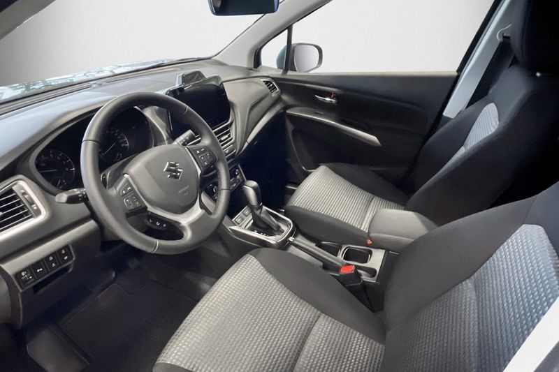 Suzuki S-CROSS bild 4