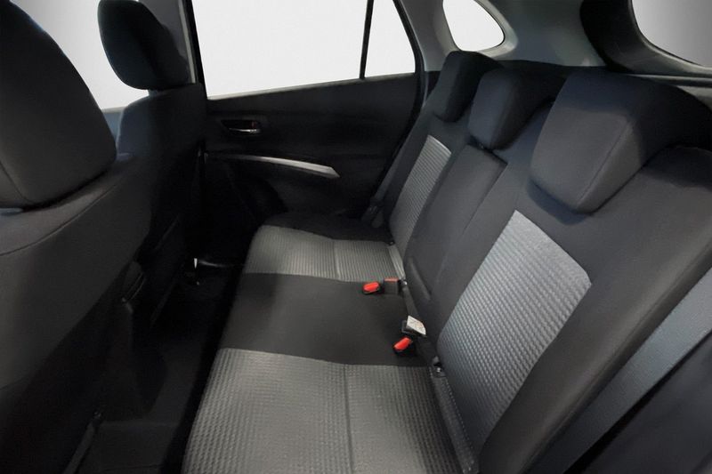 Suzuki S-CROSS bild 5