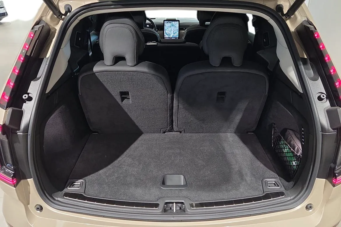 Vehicle image 20