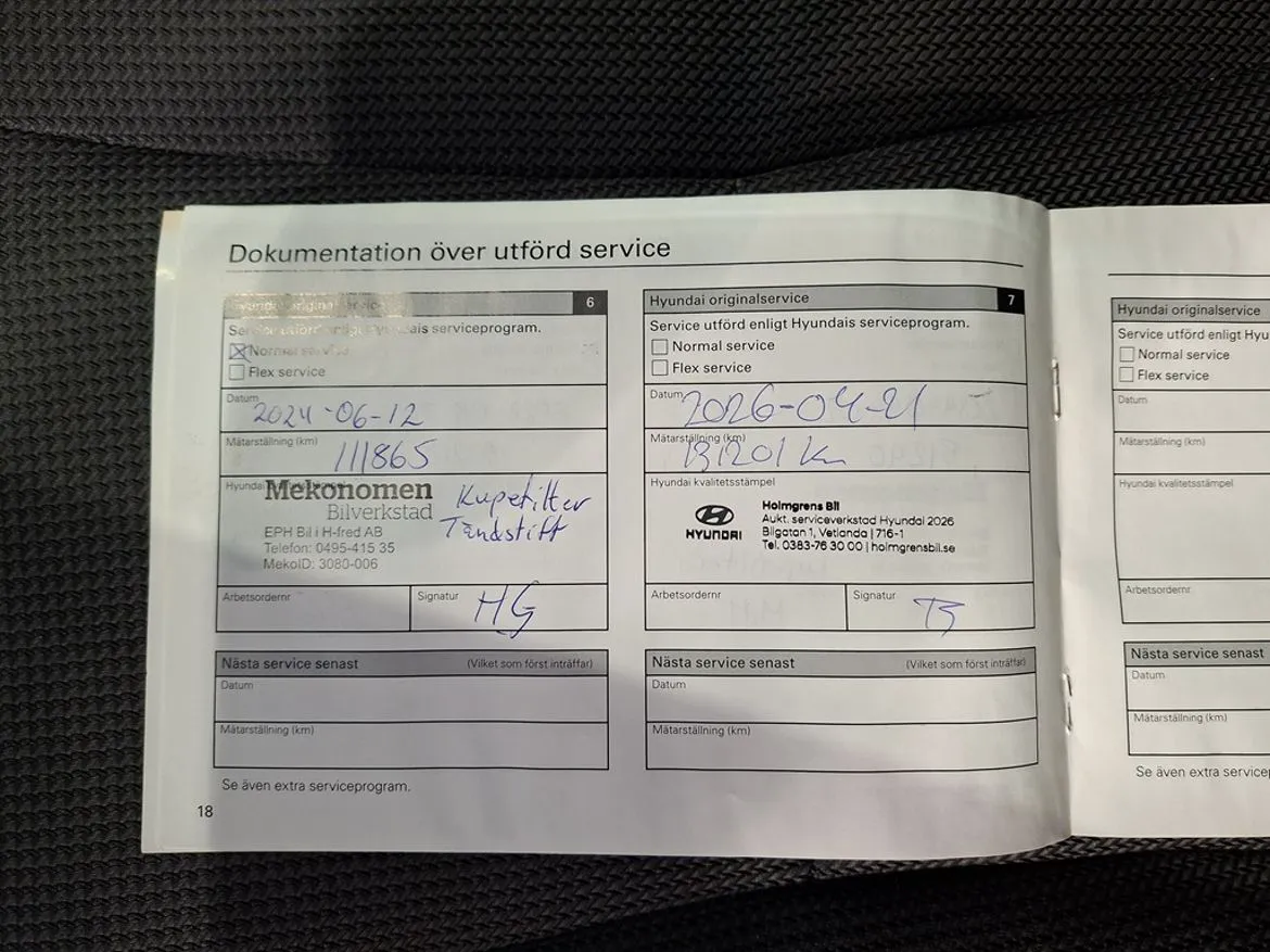 Vehicle image 16