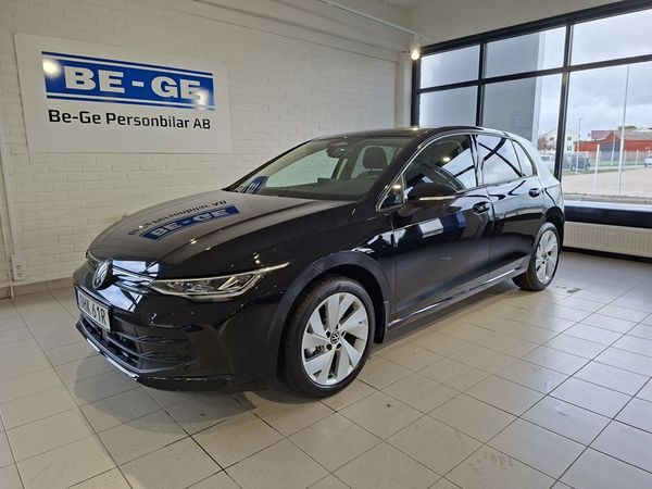 Volkswagen Golf 1.5 eTSI Life Dragkrok Rattvärme | Omgående levera - 2026