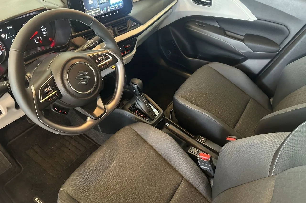 Vehicle image 15