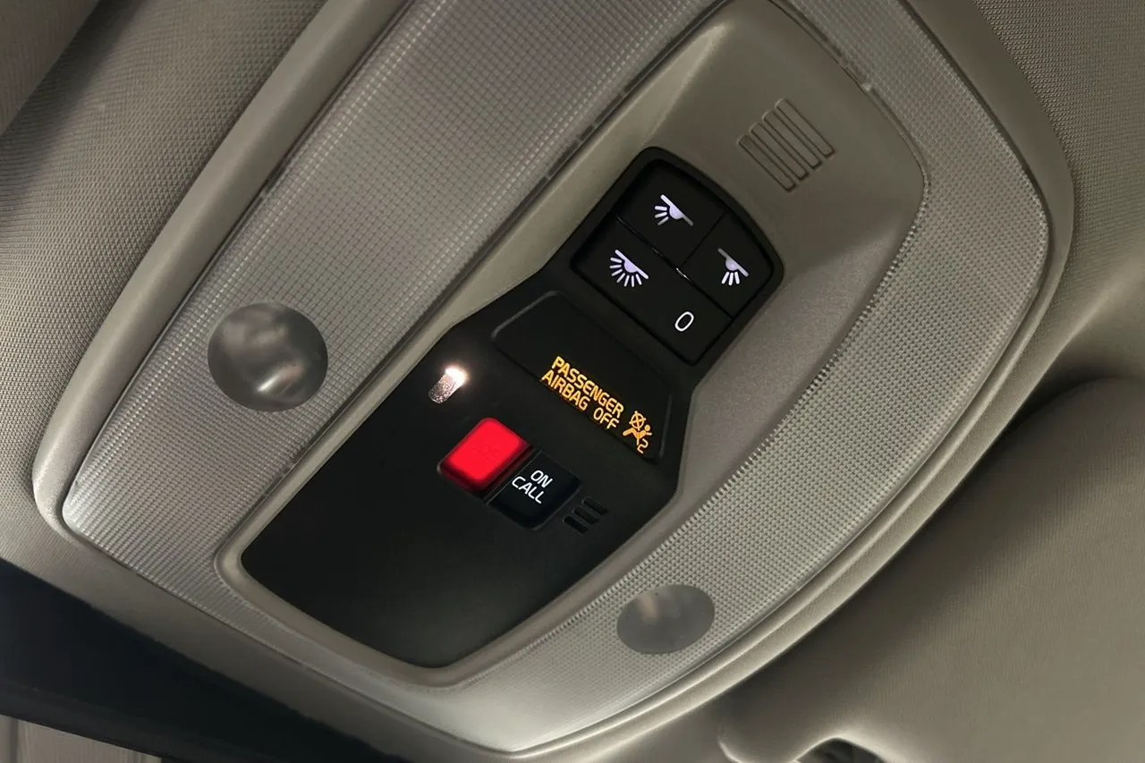 Vehicle image 28