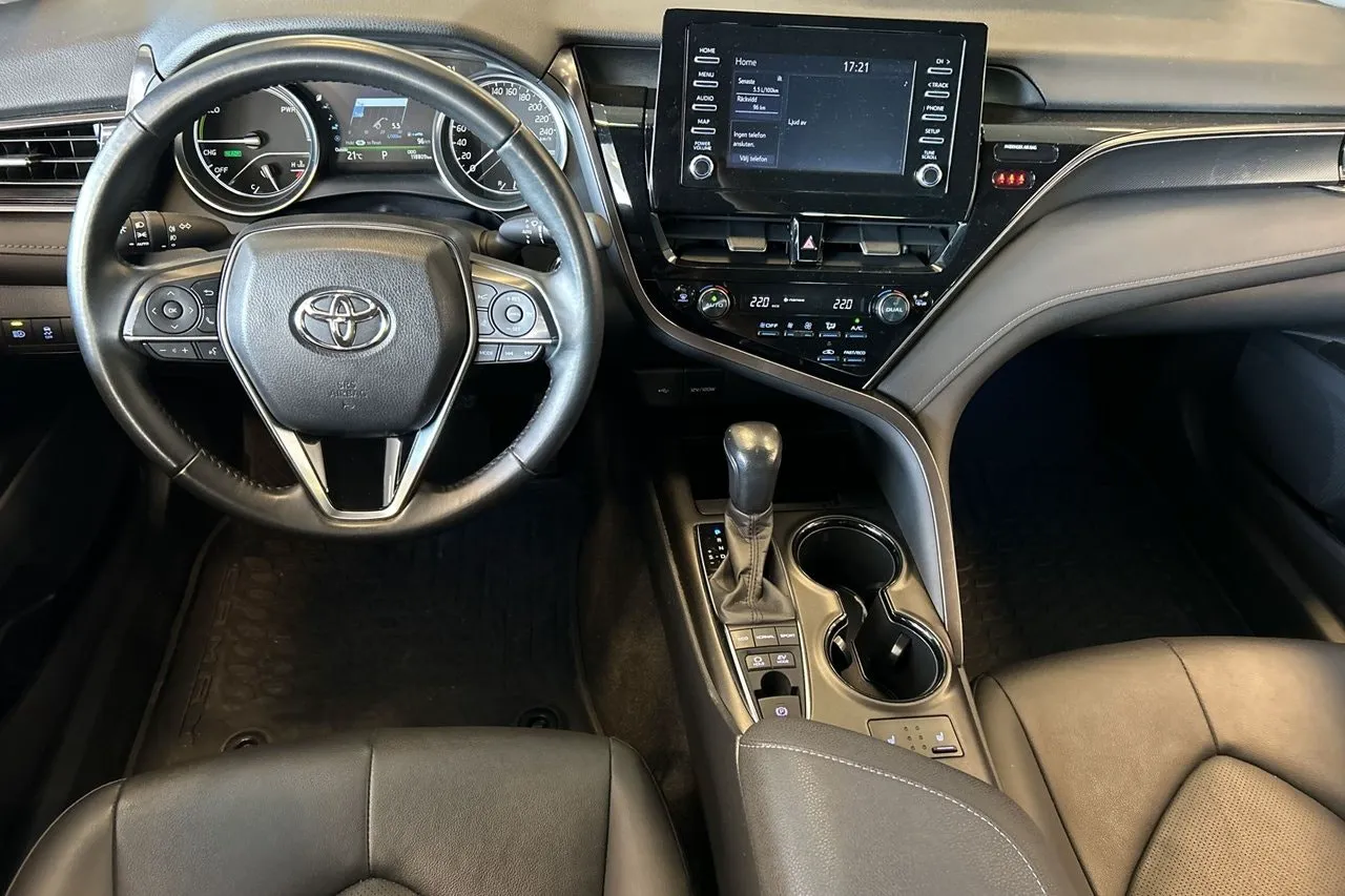 Vehicle image 13