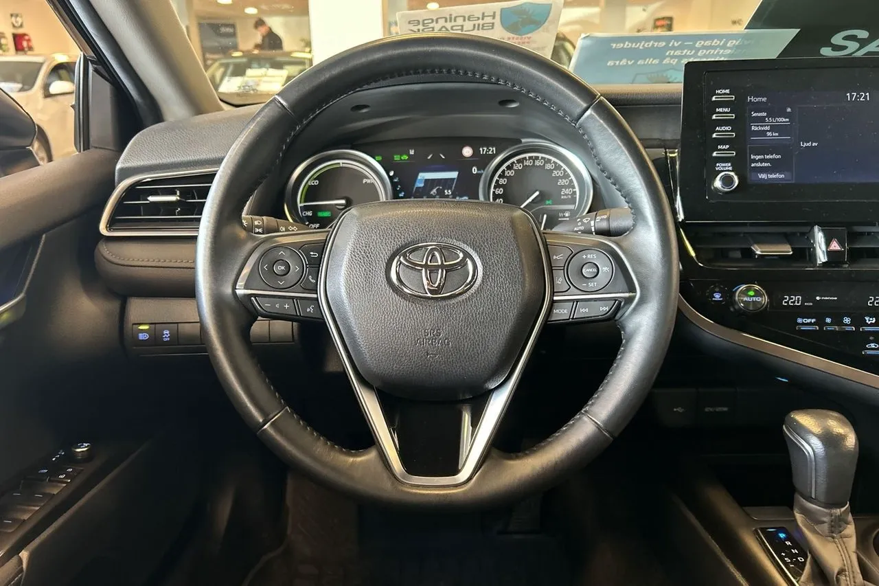 Vehicle image 16