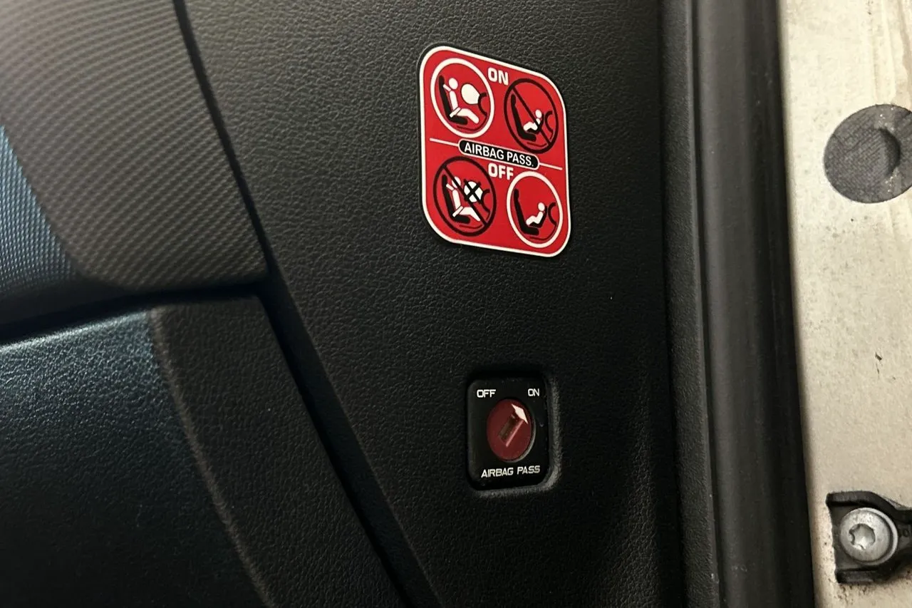 Vehicle image 20