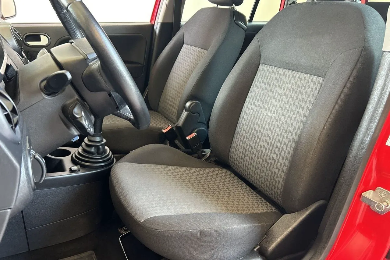 Vehicle image 11