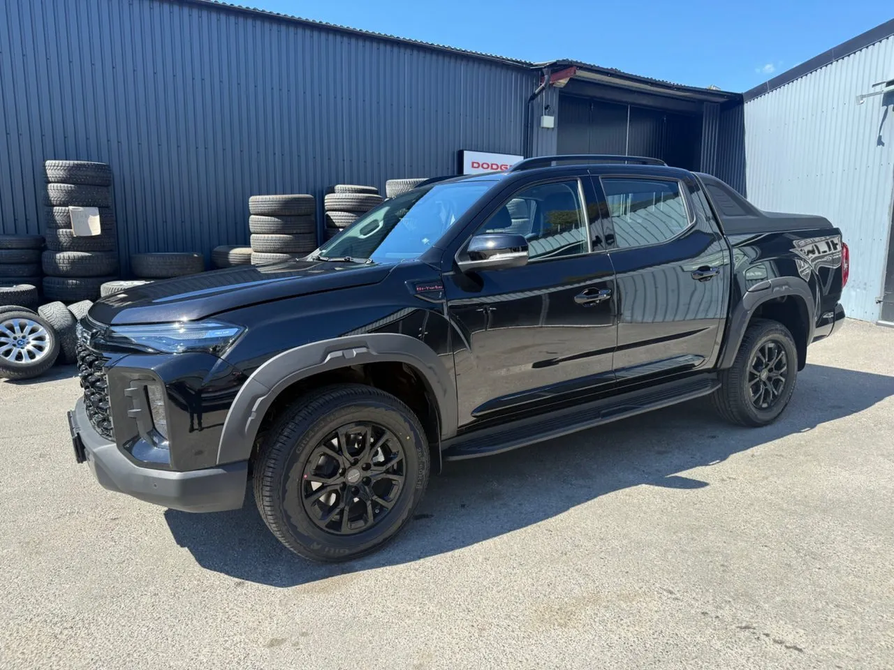Vehicle image 5