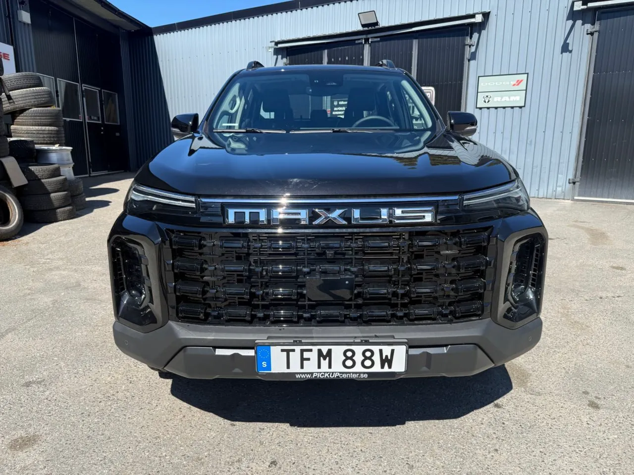 Vehicle image 6
