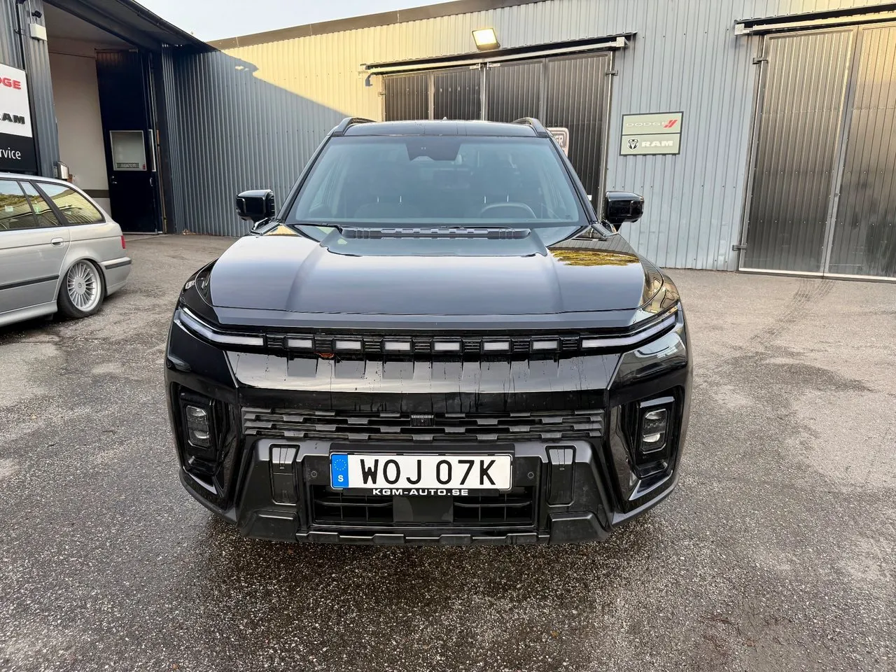 Vehicle image 6