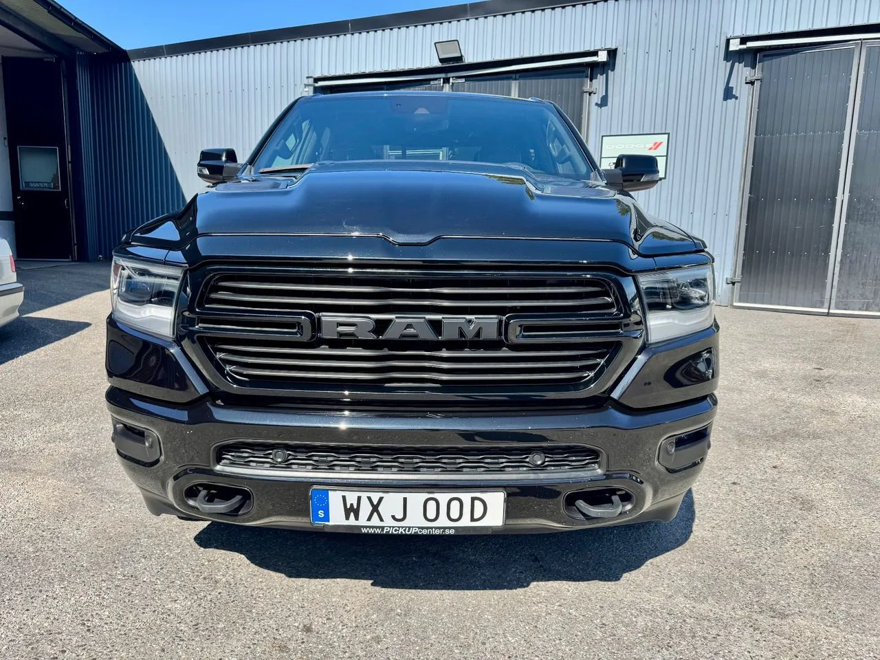 Vehicle image 6