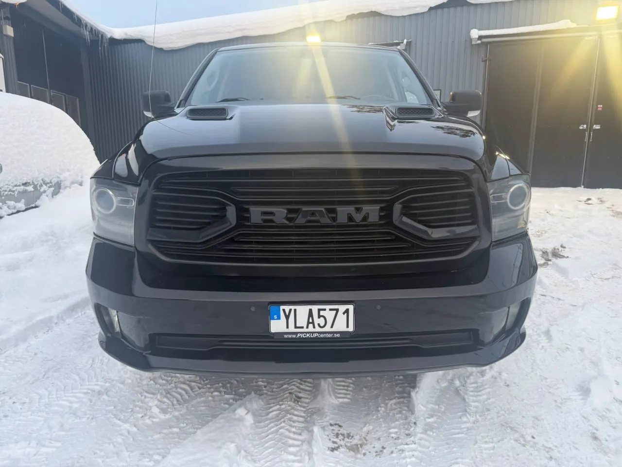 Vehicle image 6