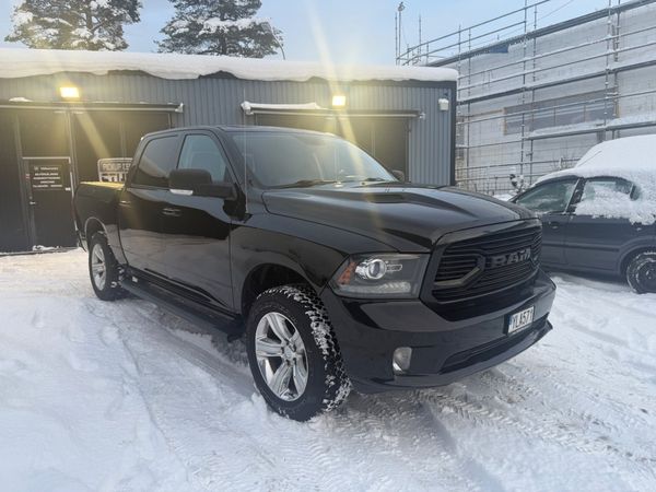 Dodge 1500 RAM Sport Crew Cab RamBox V8 HEMI 4WD - 2018
