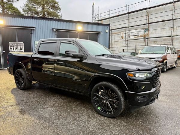 Dodge 1500 RAM Crew Cab Limited Night HEMI 4x4 - 2023