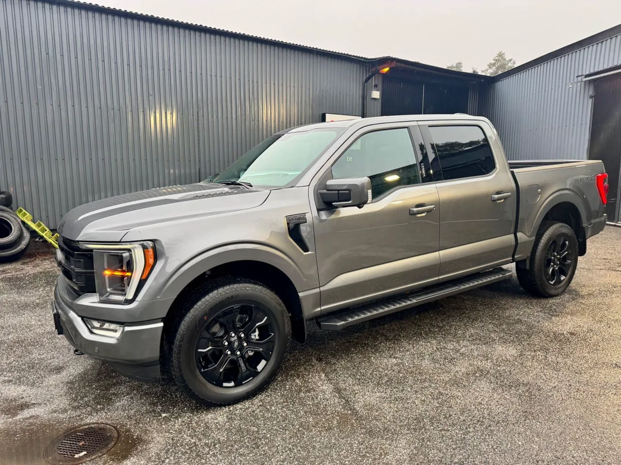 Vehicle image 6