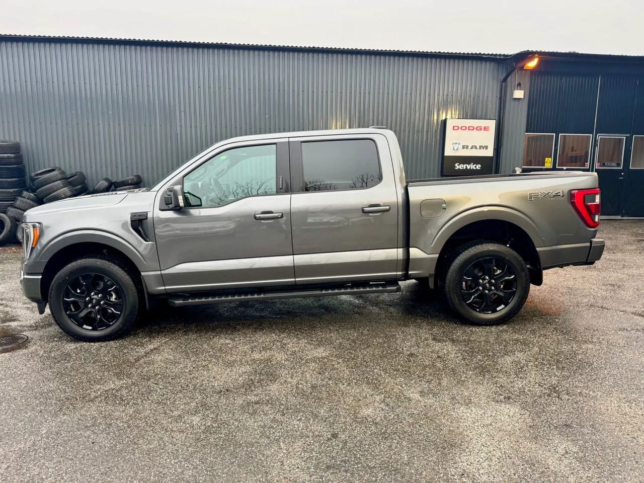 Vehicle image 5