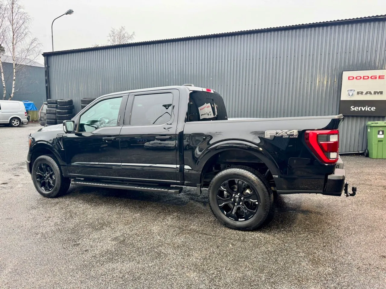 Vehicle image 4