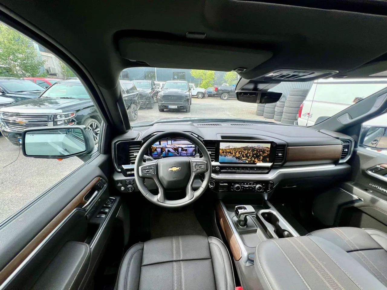 Vehicle image 8