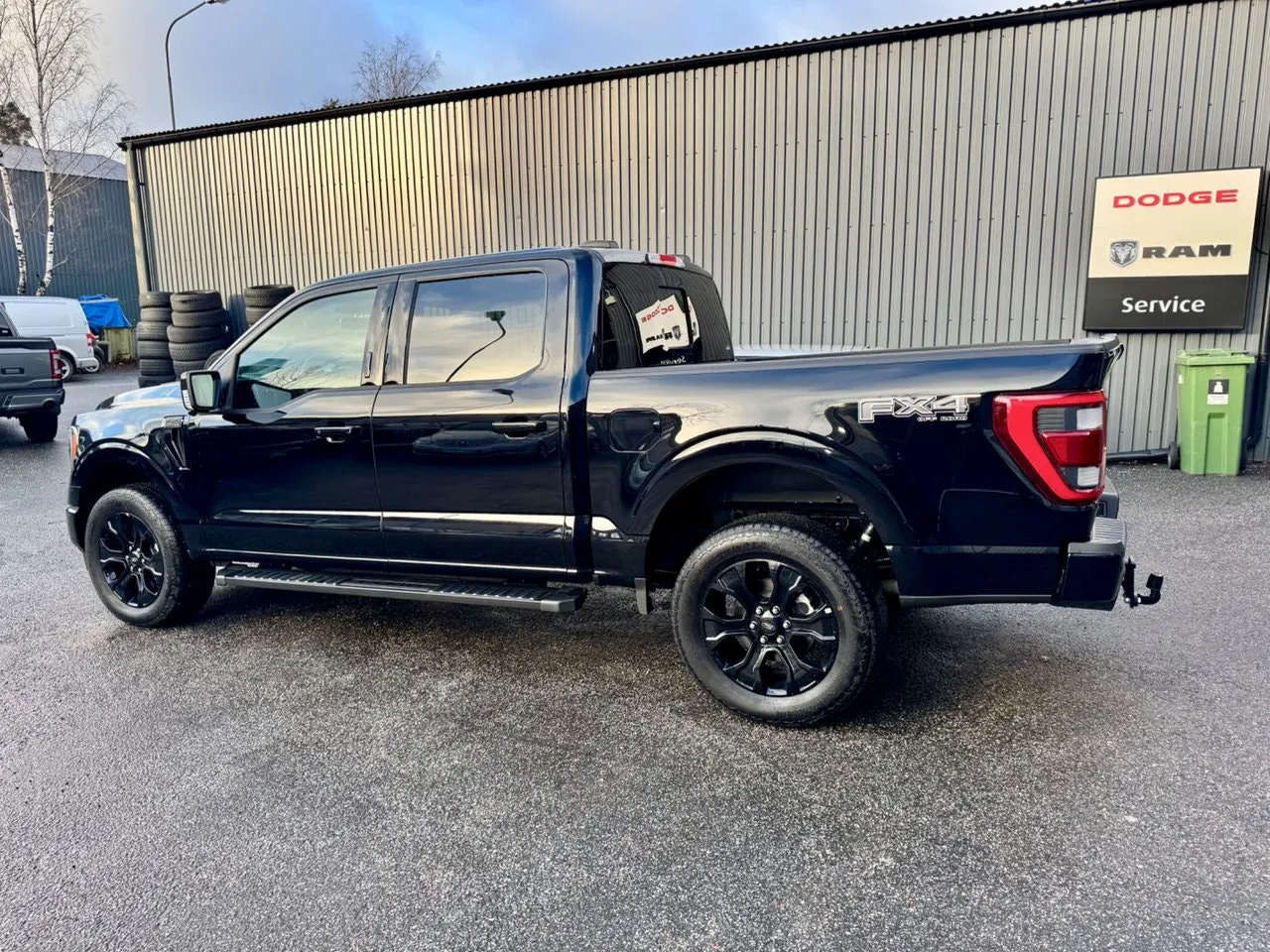 Vehicle image 4