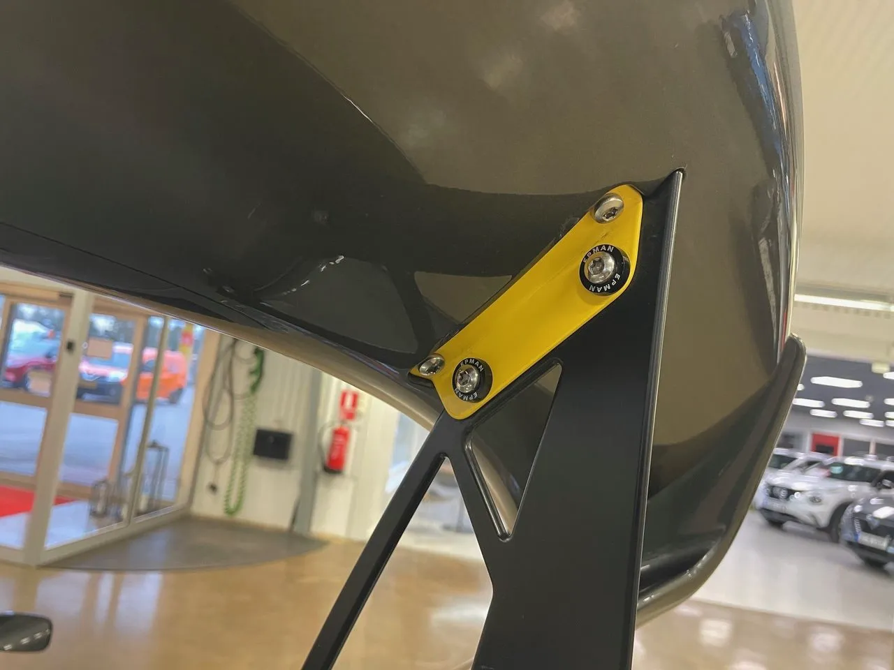Vehicle image 21