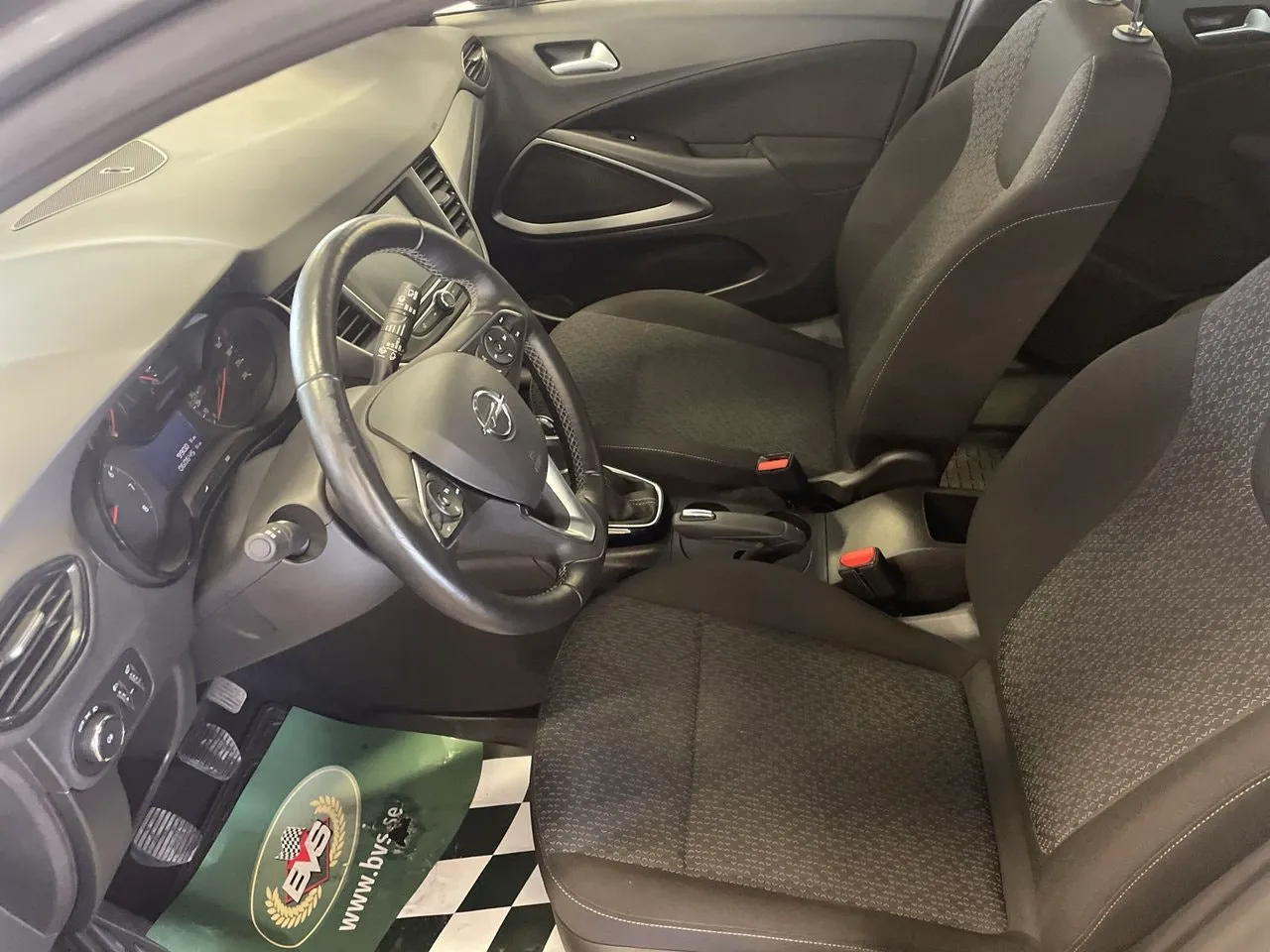 Vehicle image 8