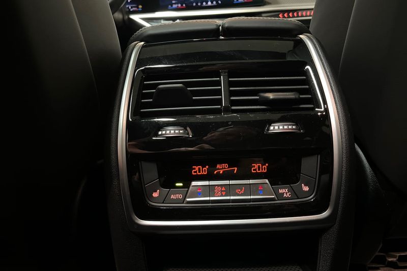 BMW X7 bild 18
