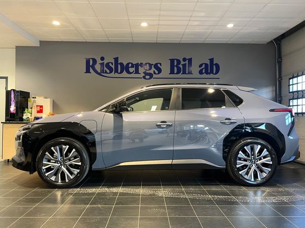 Subaru Solterra 74.7 kWh AWD Touring 3-års fri service, Kampanj! - 2026