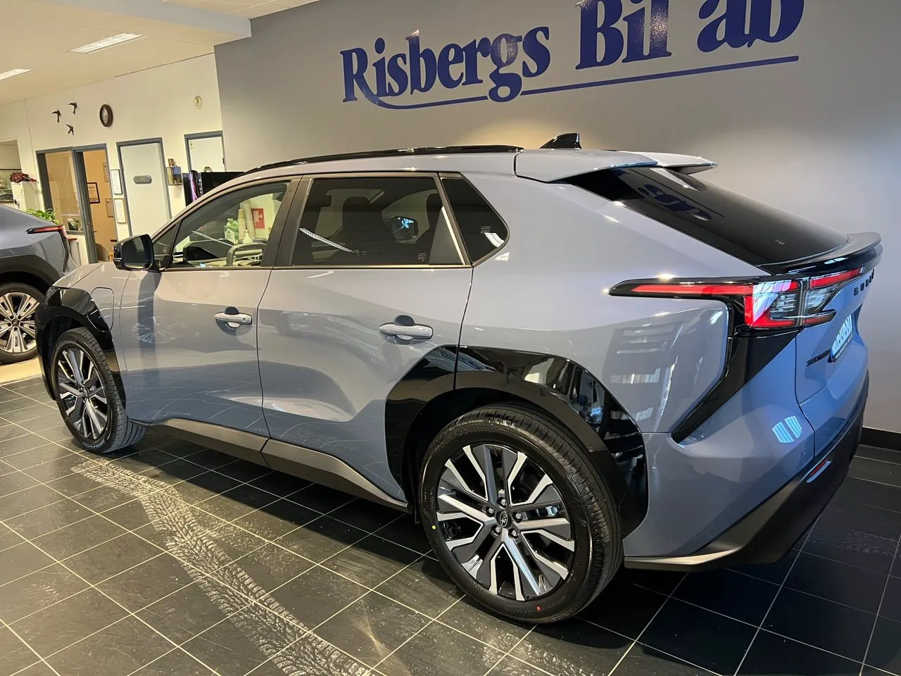 Vehicle image 3