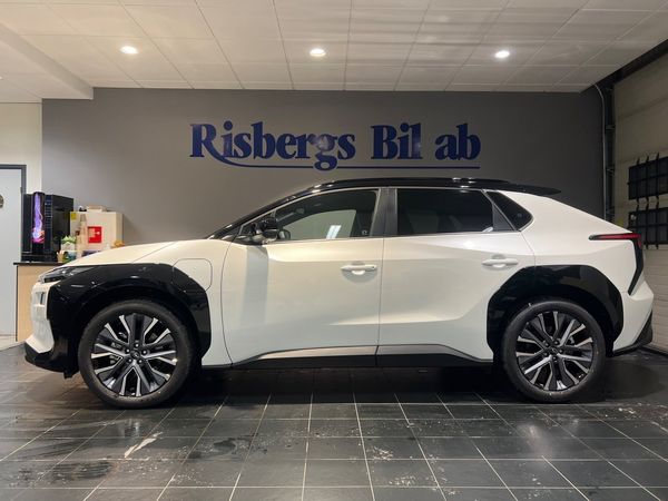 Subaru Solterra 74.7 kWh AWD TOURING NYA MODELLEN!! - 2026