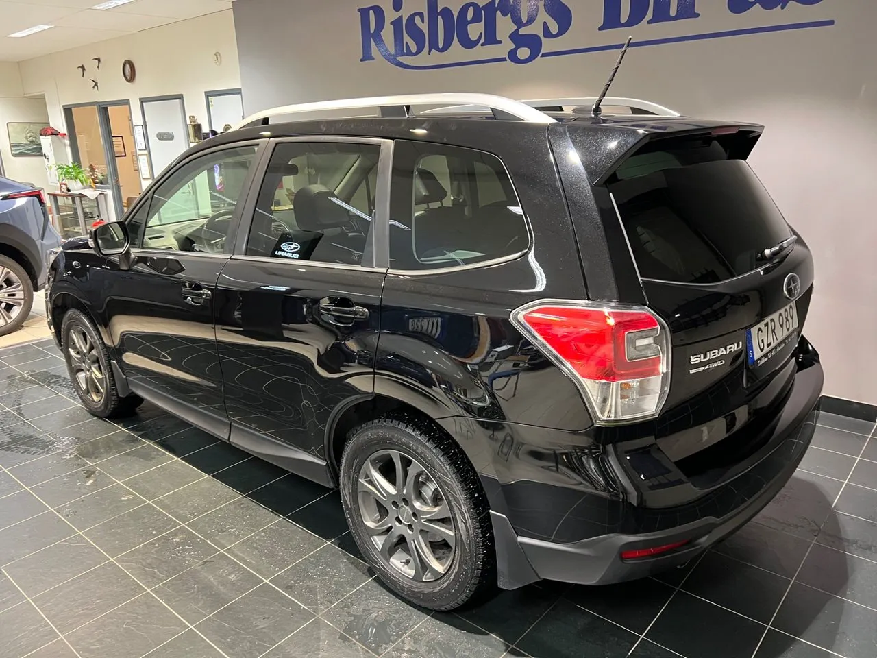 Vehicle image 3
