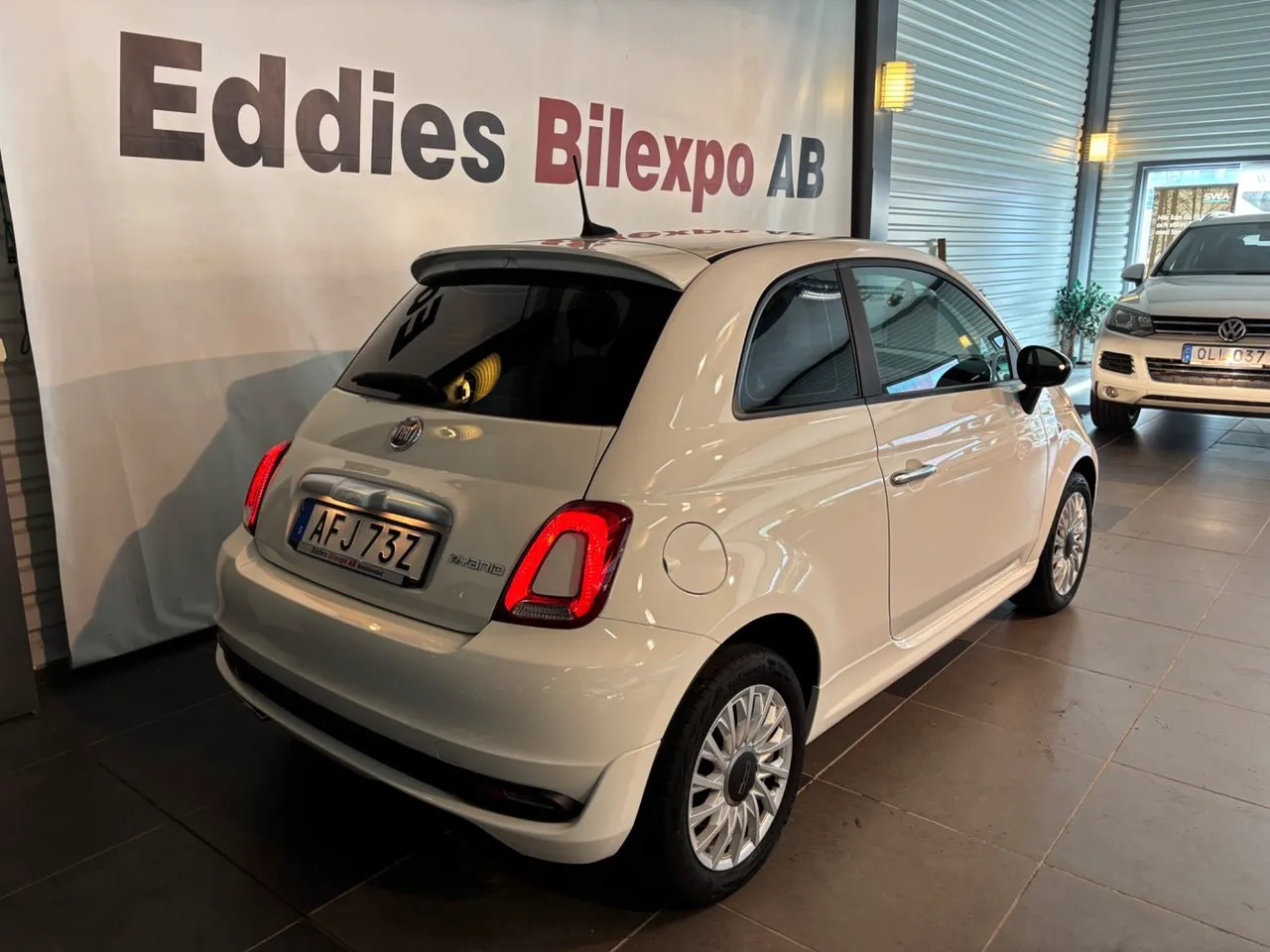 Vehicle image 3