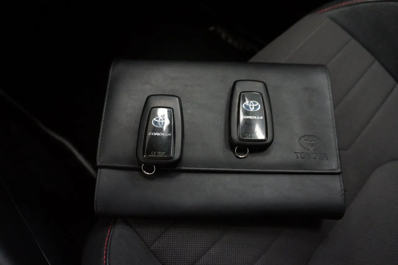 Vehicle image 18