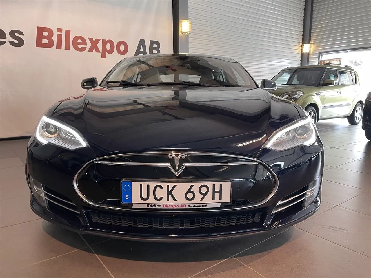 Vehicle image 1