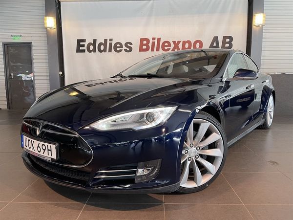 Tesla Model S 85, 422HK 7 sits, panorama, helskinn - 2014