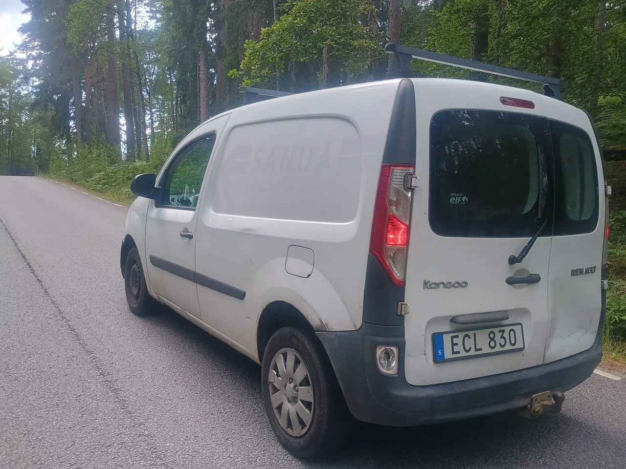 Vehicle image 14
