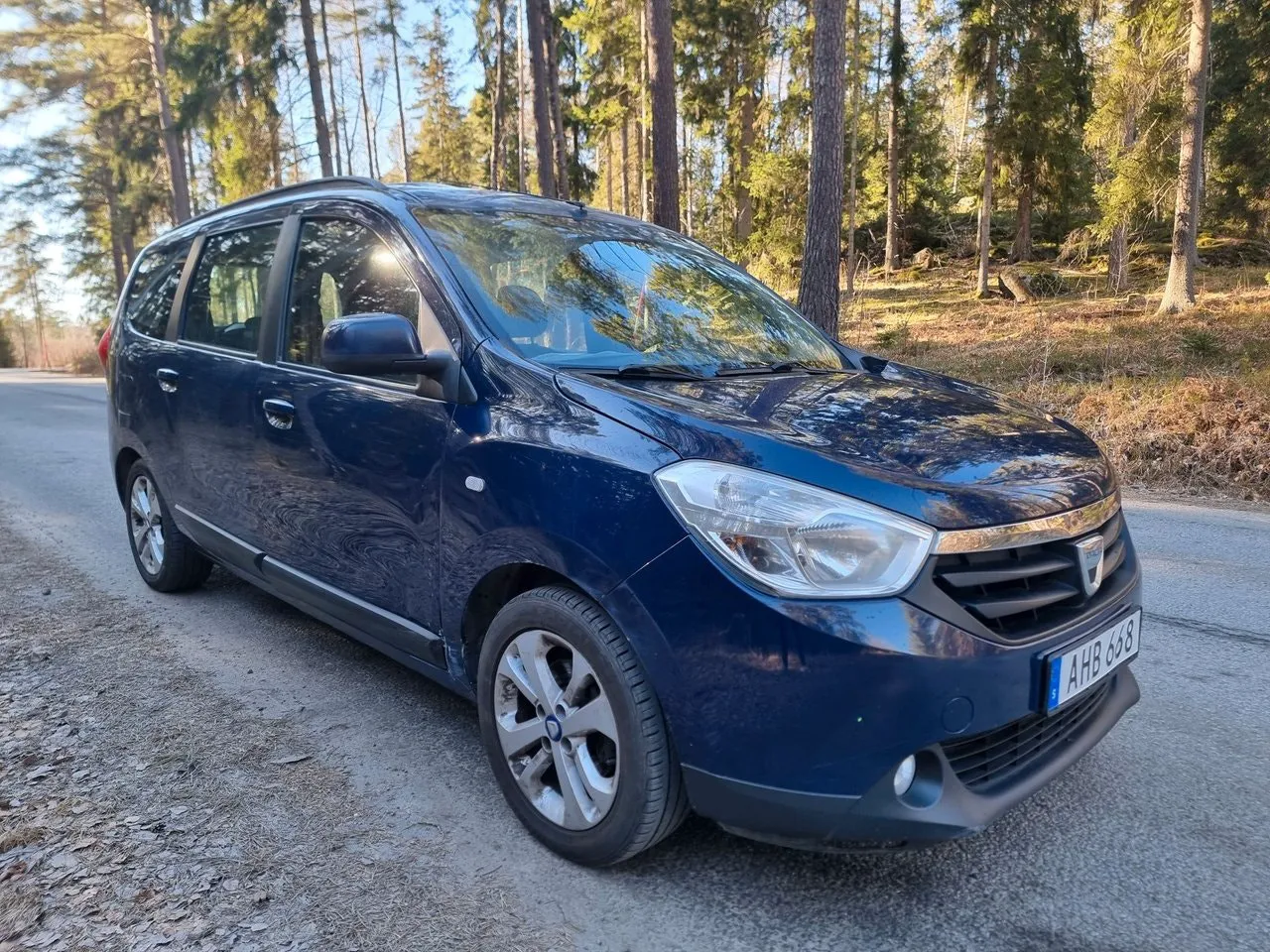 Vehicle image 8
