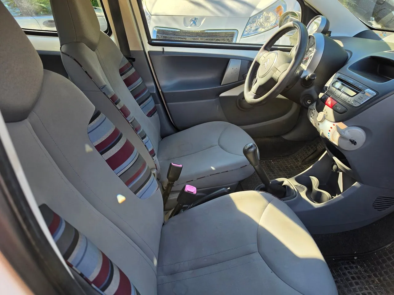 Vehicle image 6