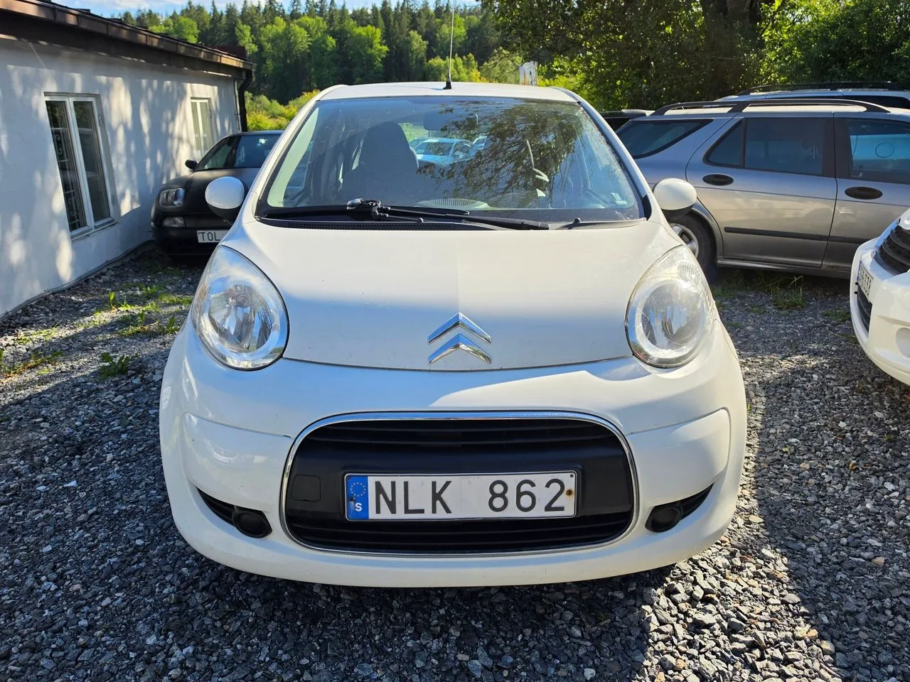 Vehicle image 8
