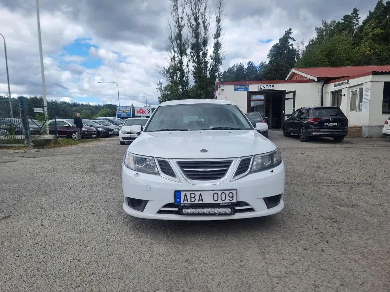 Vehicle image 24
