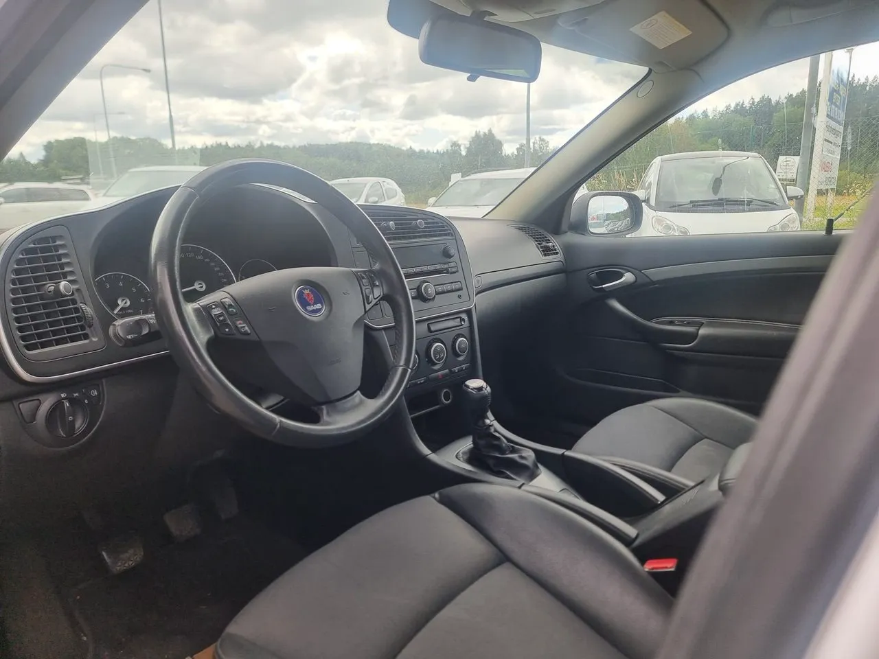 Vehicle image 27