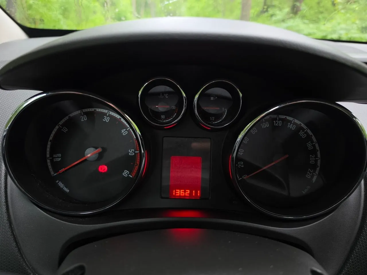 Vehicle image 14