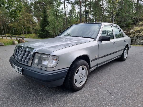 Mercedes 300 E Automat 180hk / FULLSERV / PRIMA SKICK - 1989