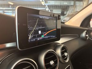 Mercedes GLC220 bild 9
