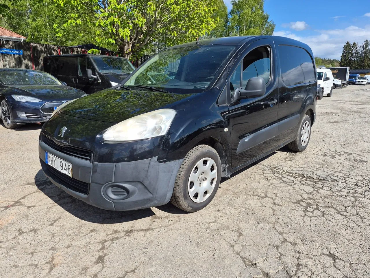Vehicle image 8