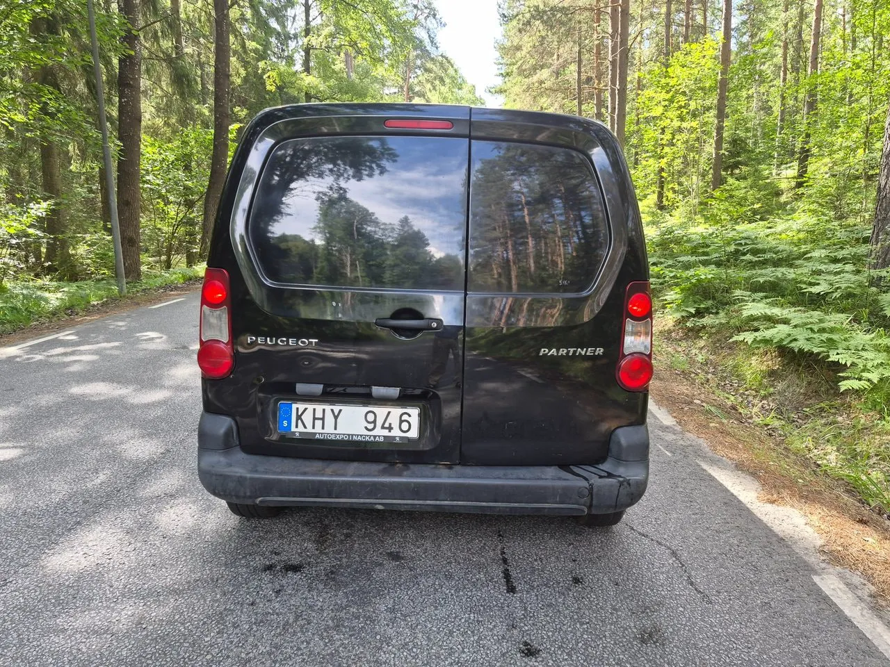 Vehicle image 7