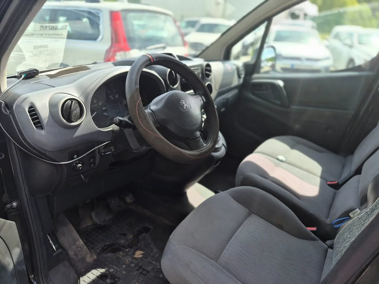Vehicle image 18