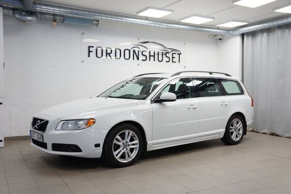 Volvo V70 D4 AWD GEARTRONIC MOMENTUM | DRAGKROK - 2013