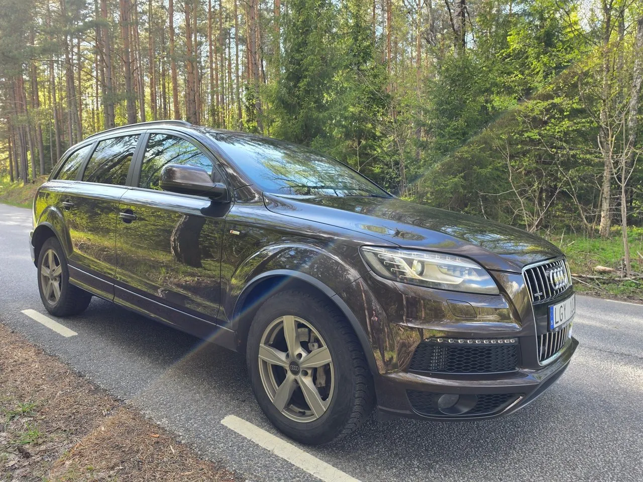 Vehicle image 7